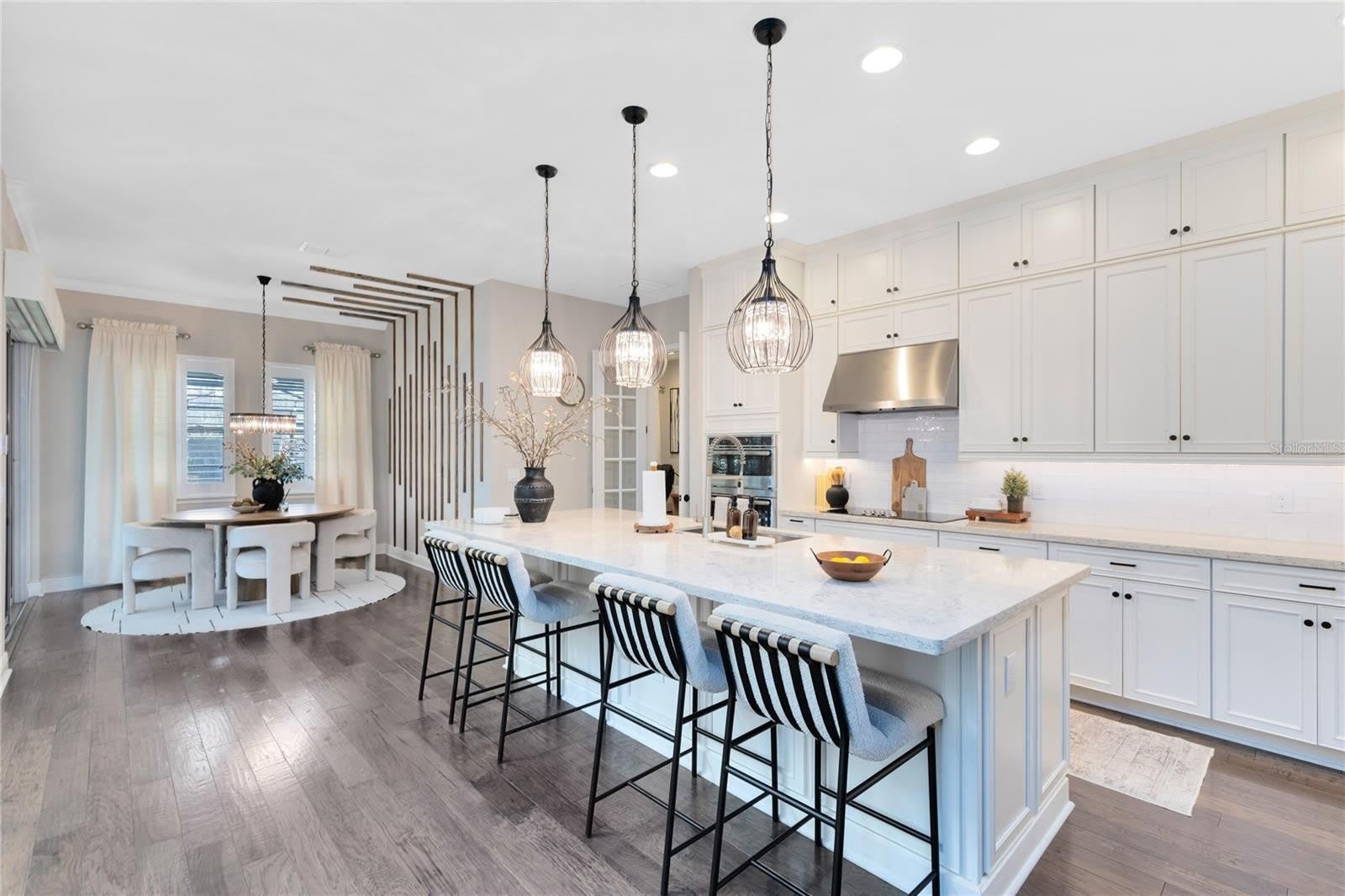 9374 Reymont Street – photo 4