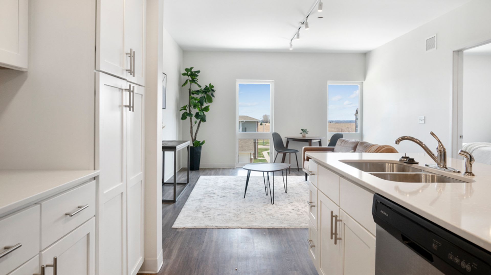 The Residence at Willow Falls – photo 4