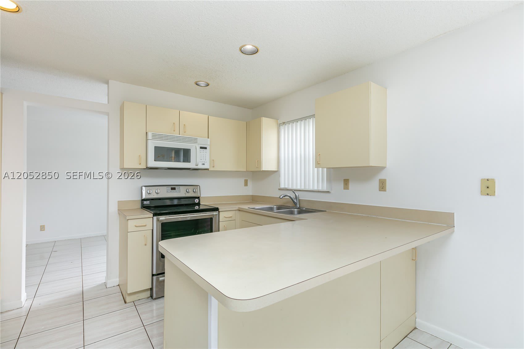 2592 W Saratoga Dr – photo 3