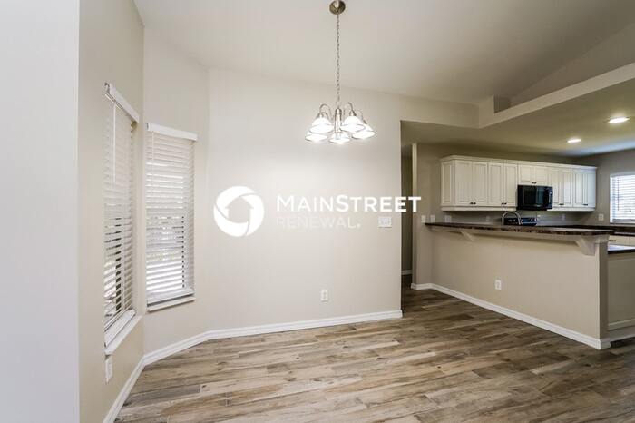 1124 Northeast 32nd Lane – photo 5