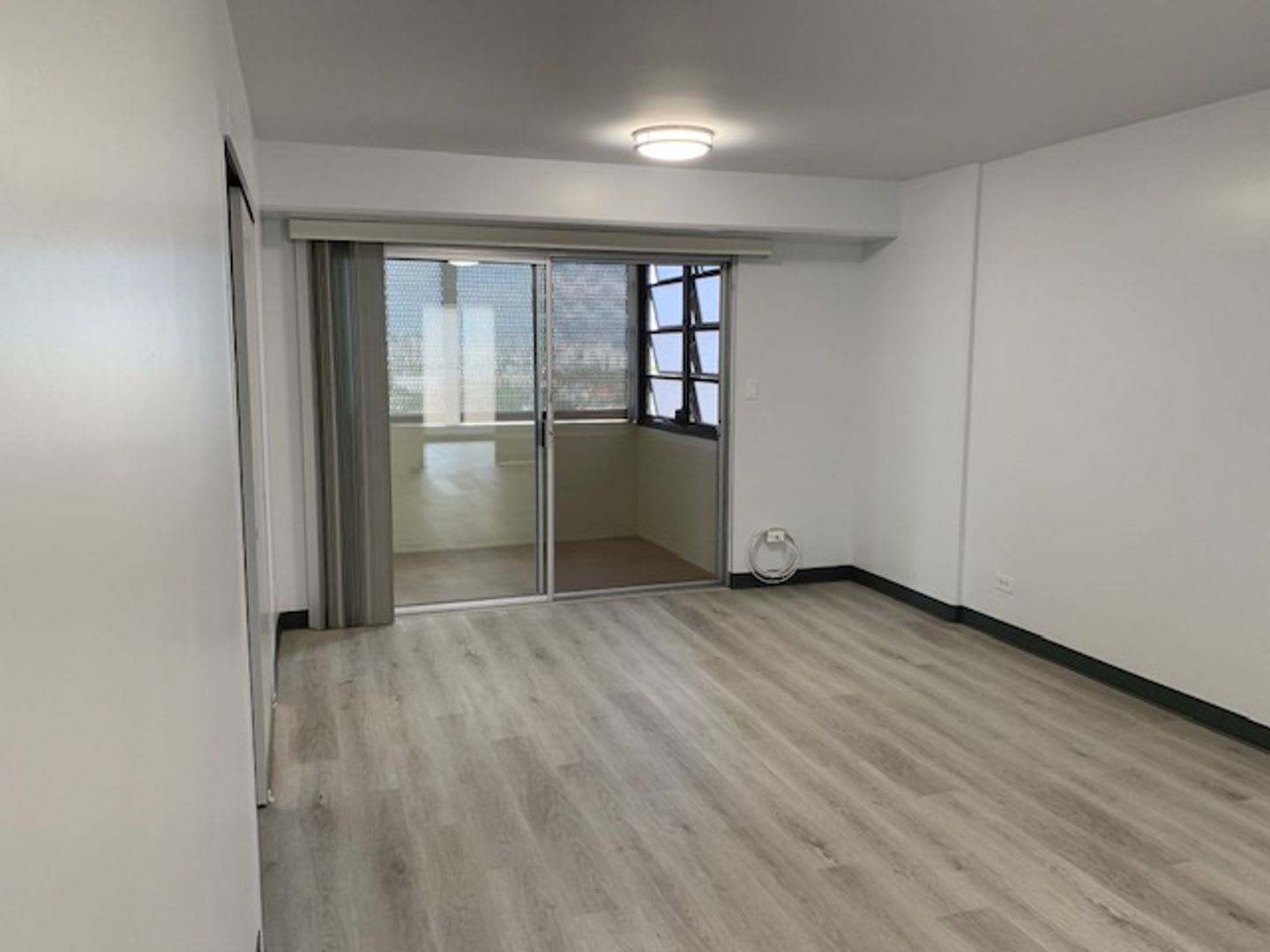 Hi-Sierra Apts – photo 4