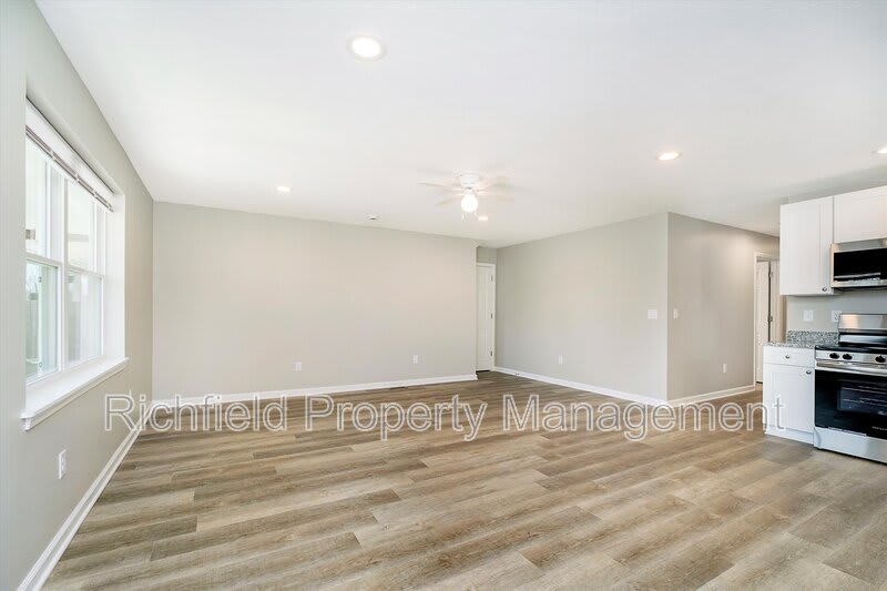 2757 Columbia Avenue – photo 2