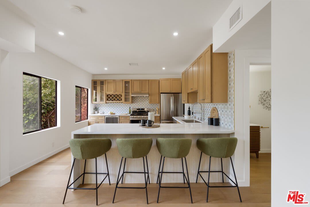 8506 Oak Ct – photo 3