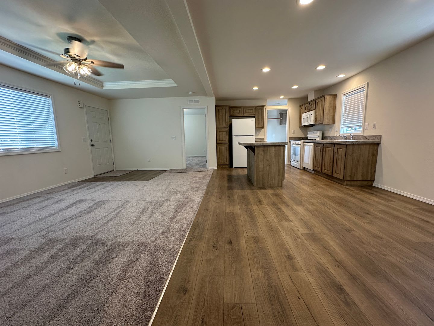 Gated Brand New 3-Bedroom Mobile Home in Prime La Loma District – photo 5