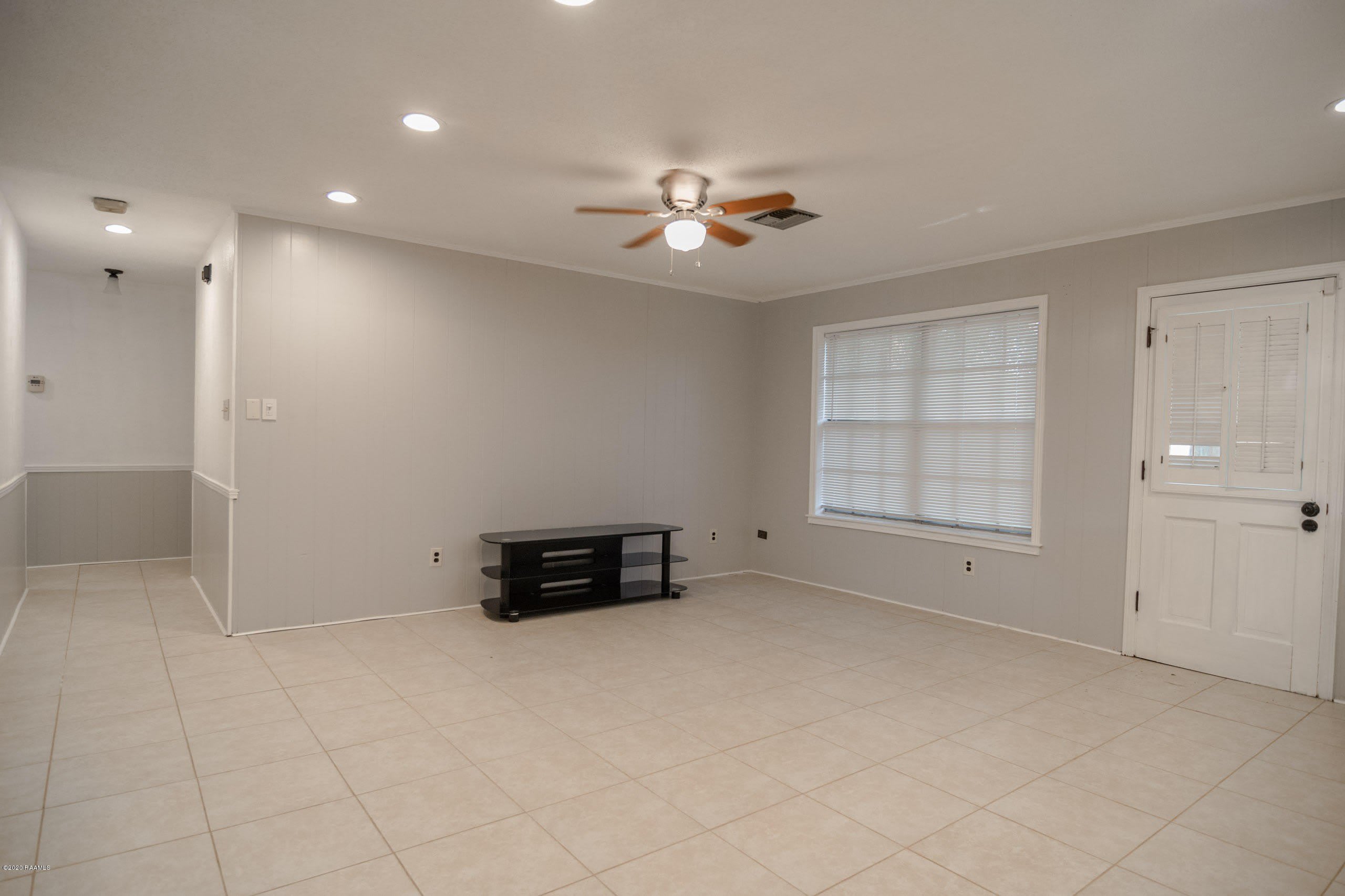 111 Valencia Drive – photo 2