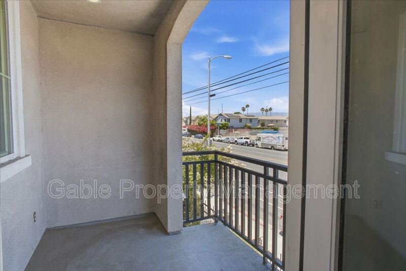 14854 Nordhoff Street – photo 4