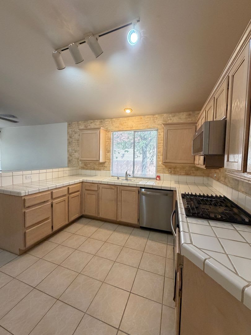 Single Story 3 bedroom home in Summerlin – photo 4