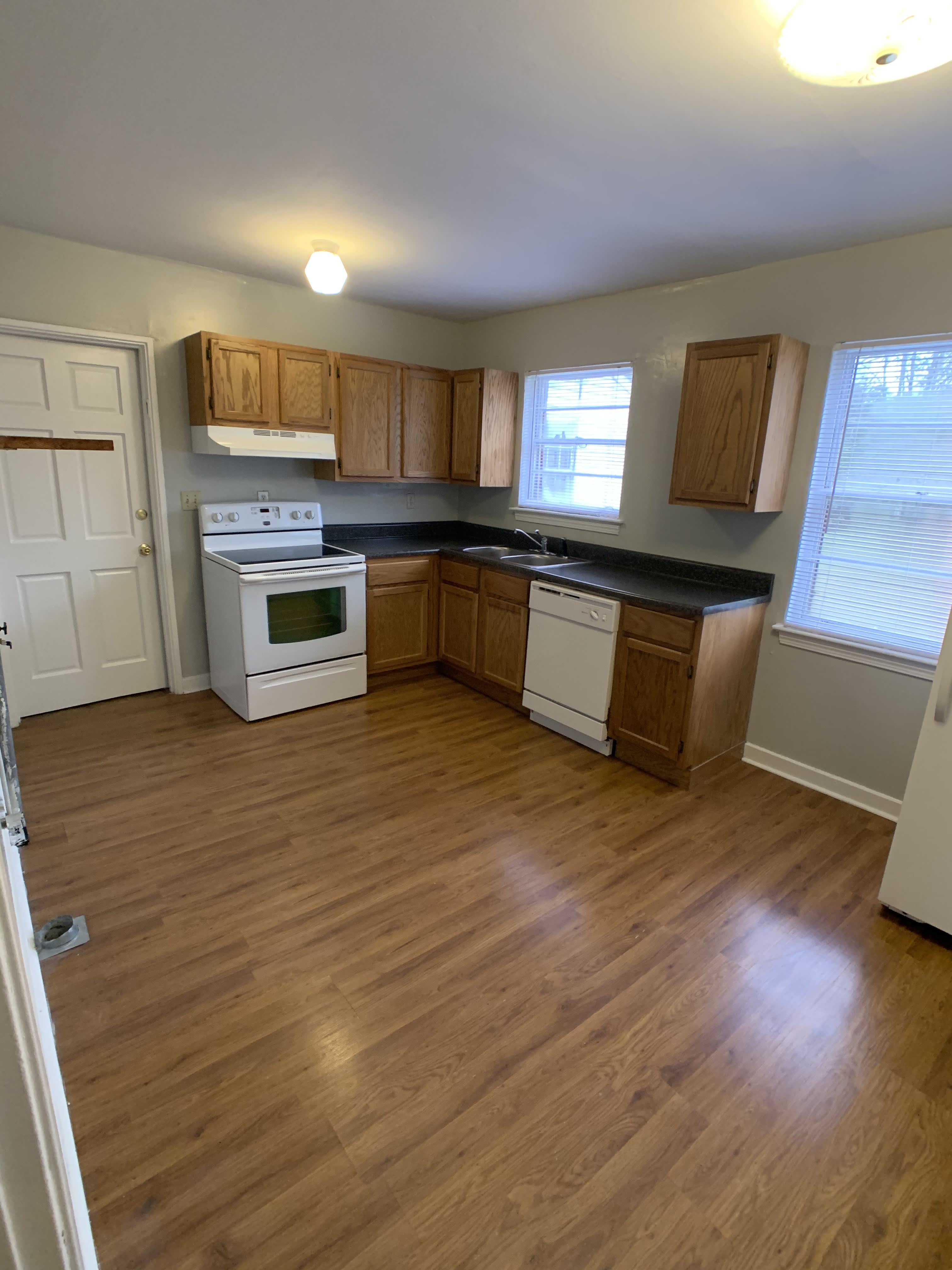 105 E Glenwood Dr – photo 4