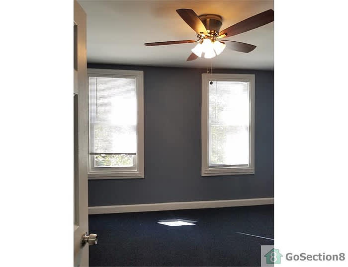 1099 North Kenwood Avenue – photo 3