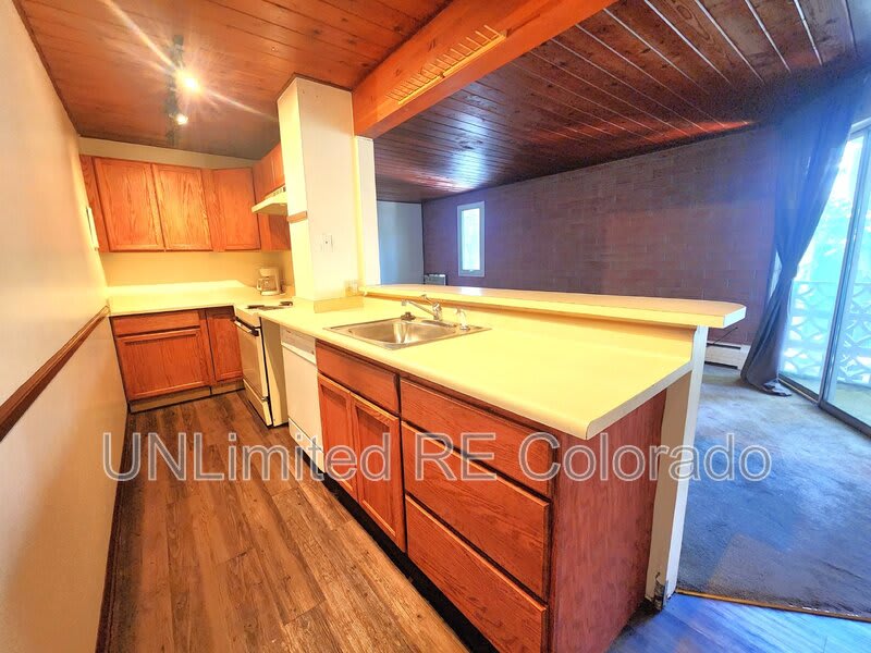 1343 High St – photo 3