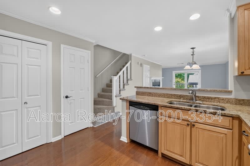 333 Circle Ave – photo 2