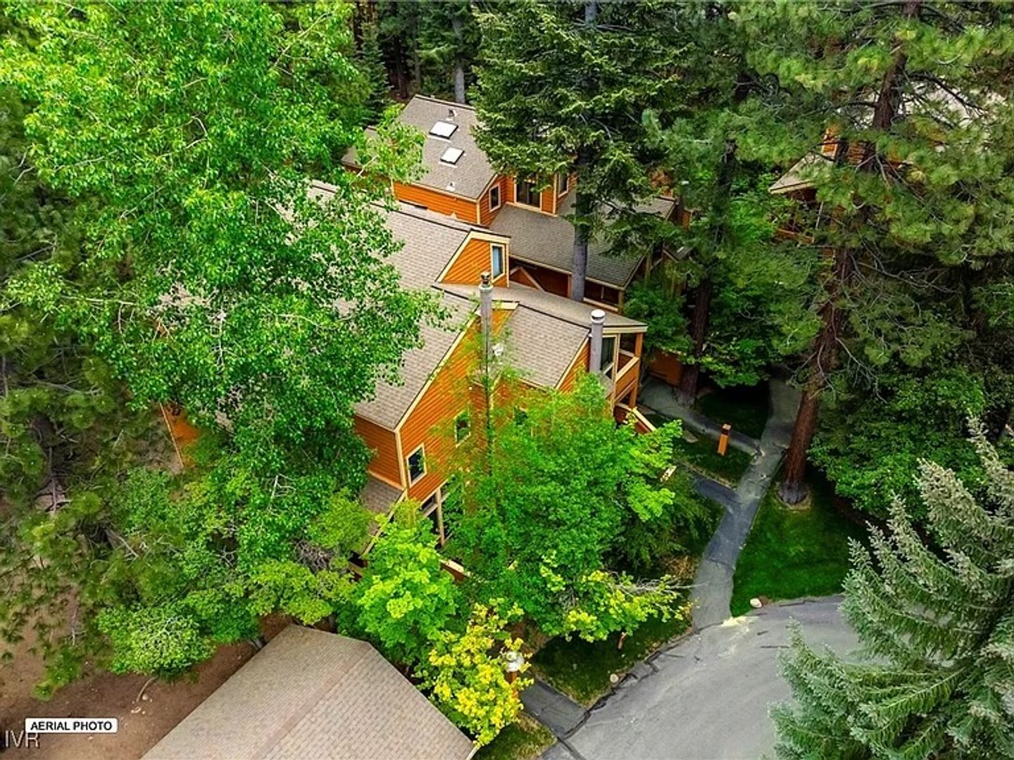3 Bedroom McCloud sunny bright location – photo 1