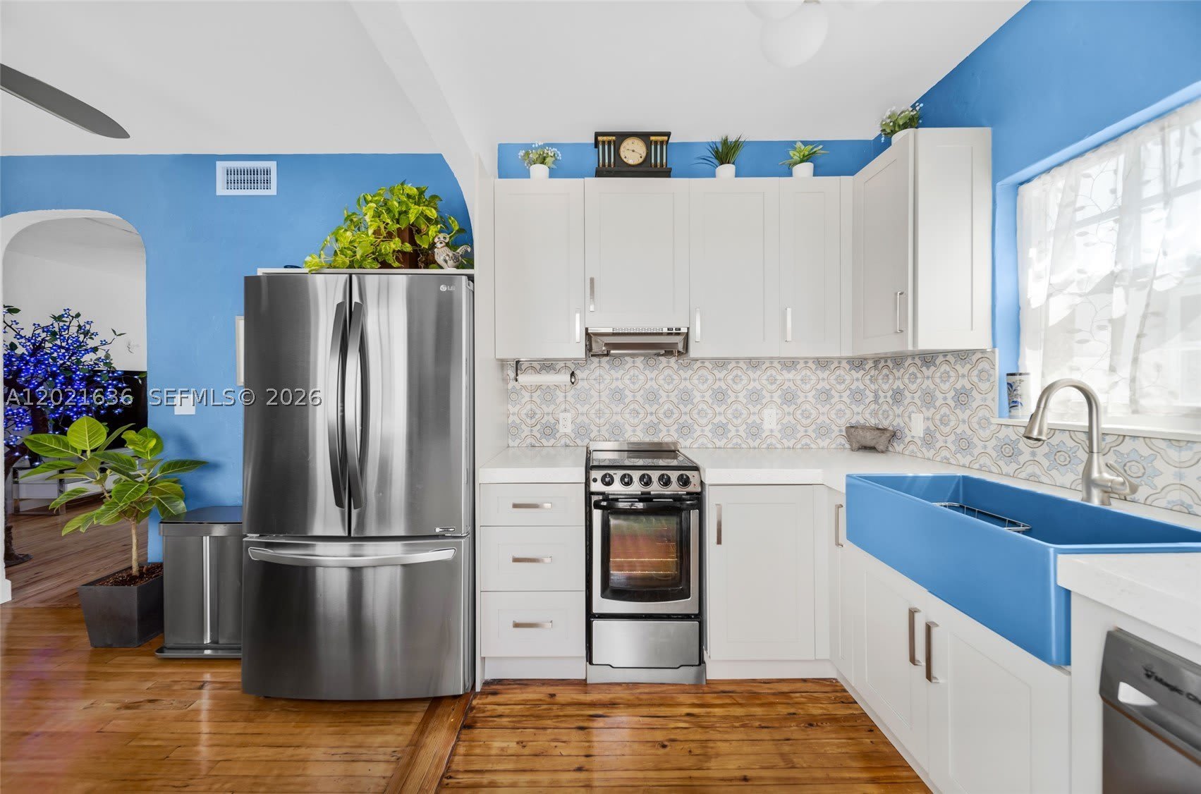 408 W 25th St – photo 4