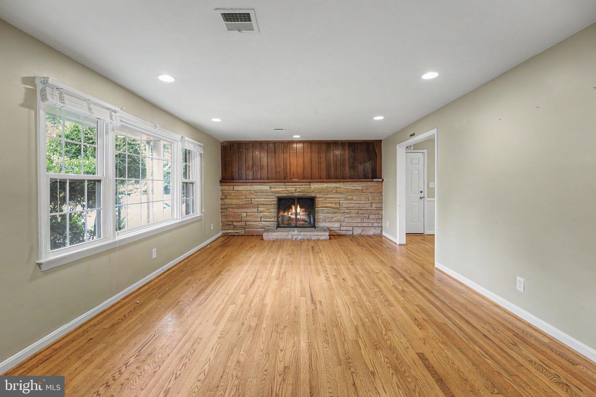 10708 NORMAN Avenue – photo 2