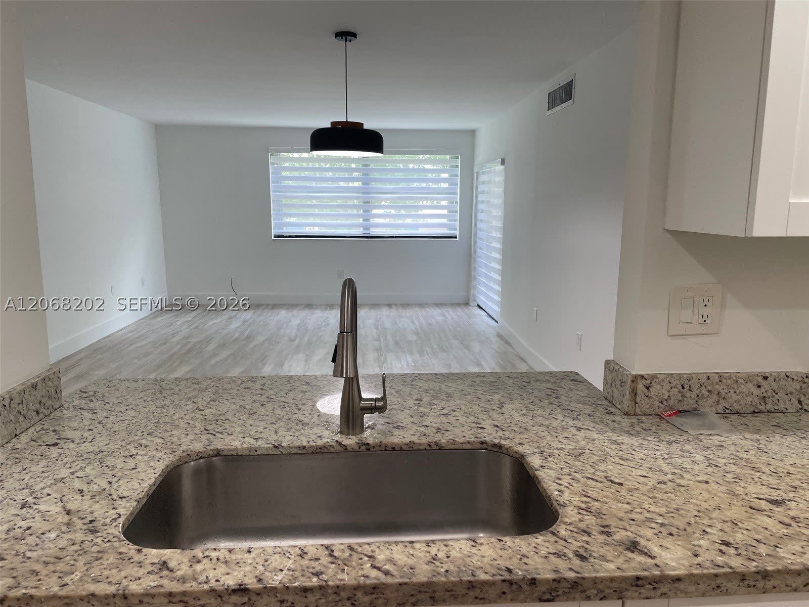 460 W Park Dr – photo 4
