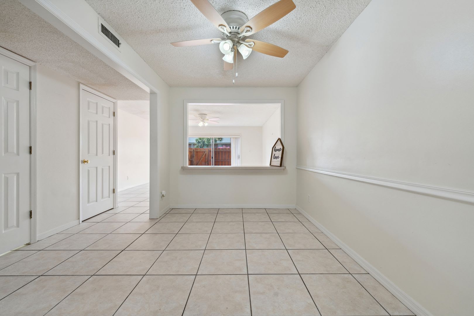 Spacious 2 Bed Condo With Modern Upgrades In Prime Casselberry Location – photo 5