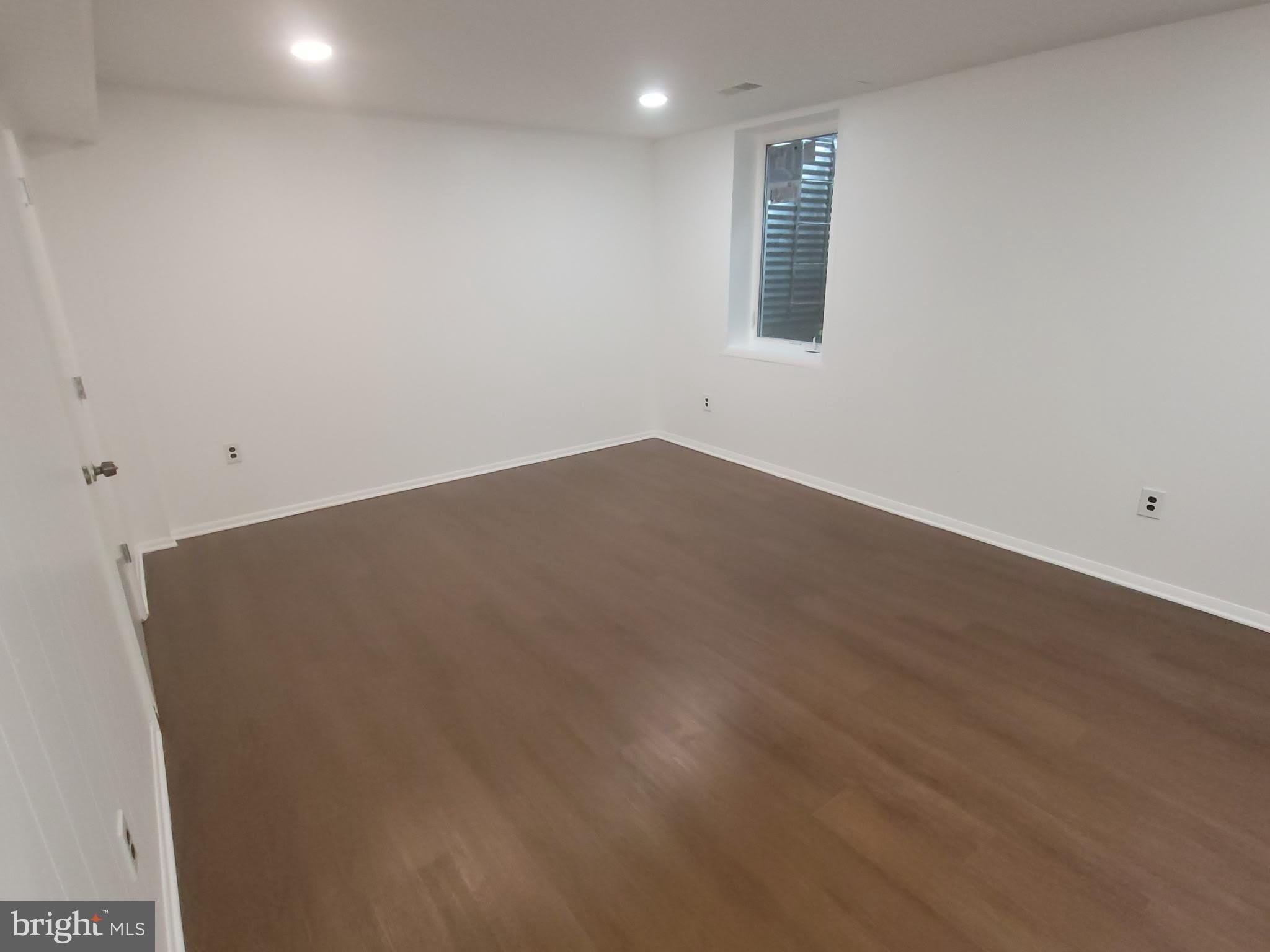 9921 VALLEY PARK Drive – photo 2
