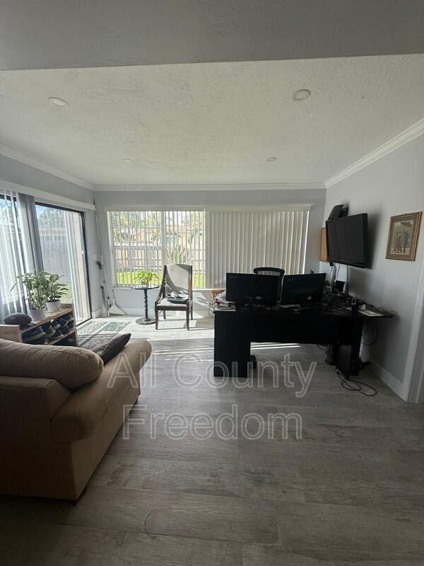 8260 NW 16th St. – photo 5