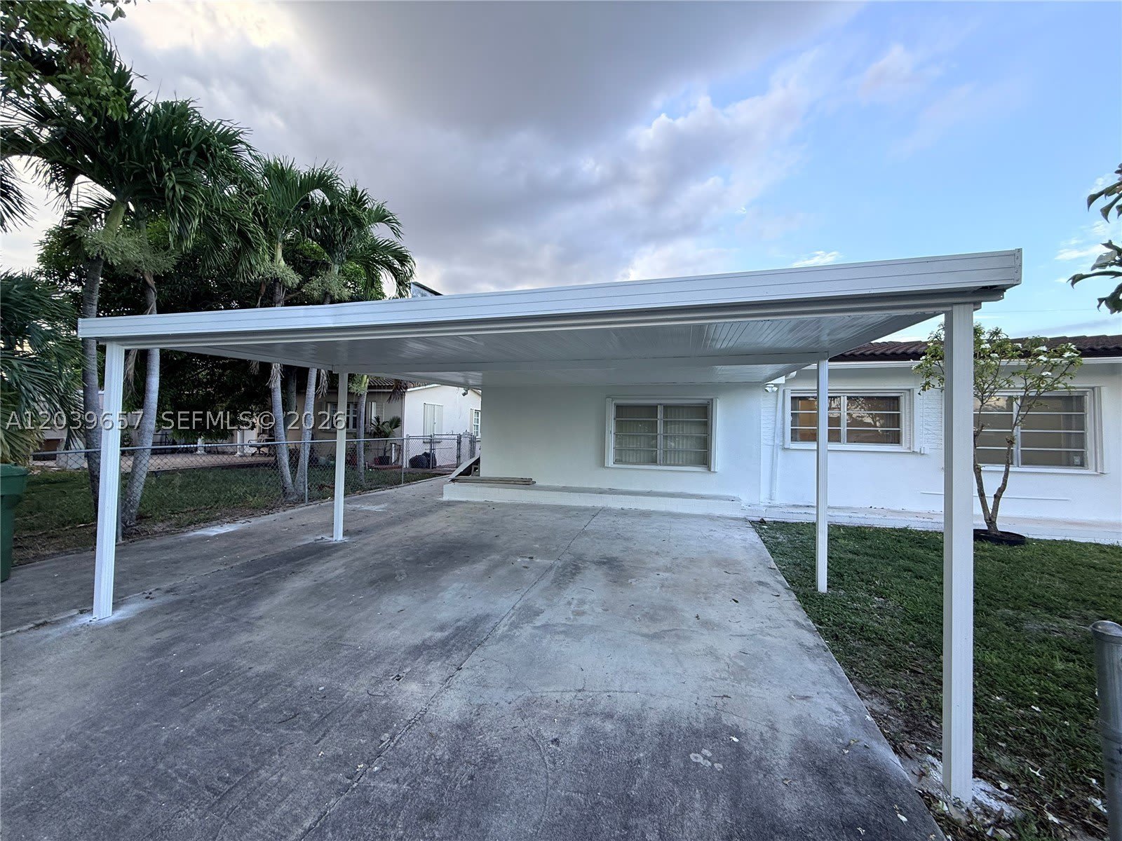 561 W 39th St – photo 5