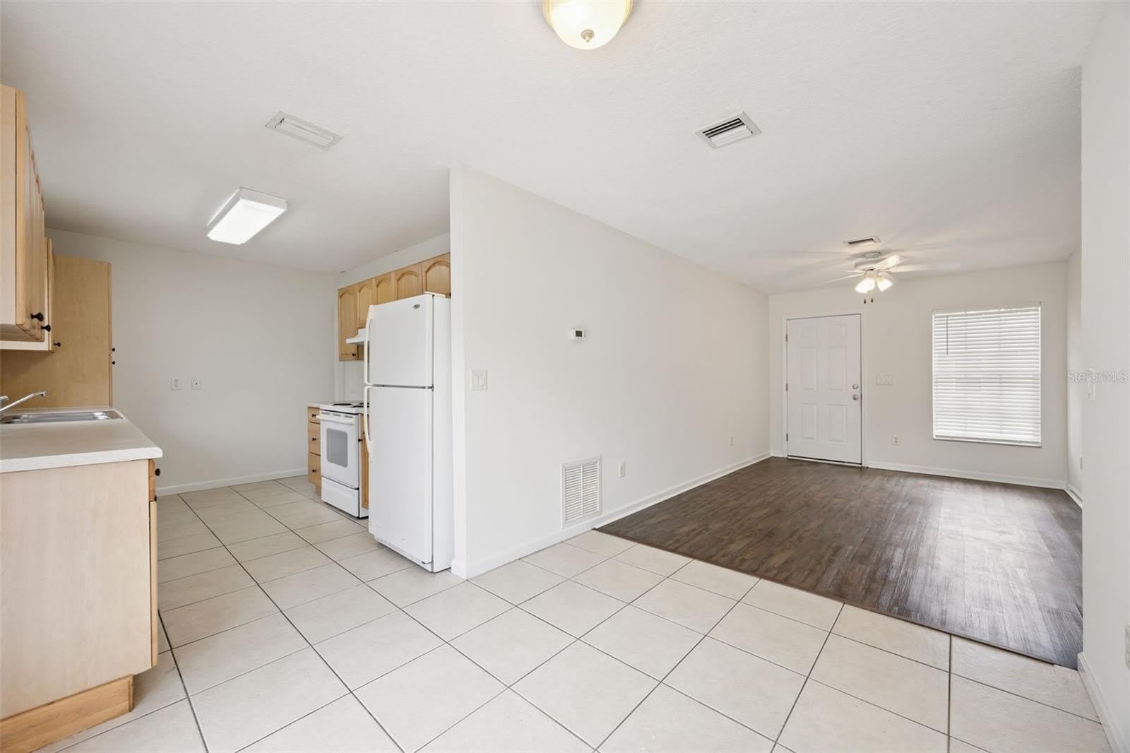 1105 N ROCKINGHAM Avenue – photo 5