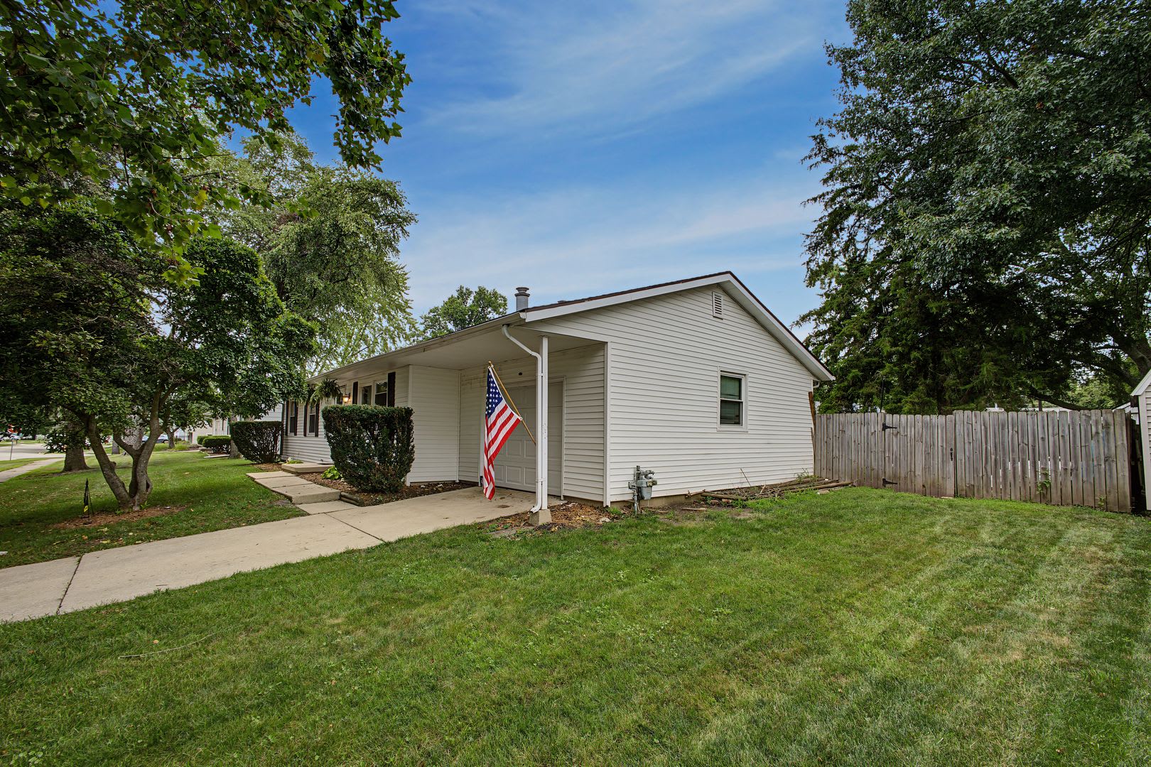 COMING SOON! Southwest Champaign 3-Bedroom, 1.2-Bath Home for Rent – photo 5