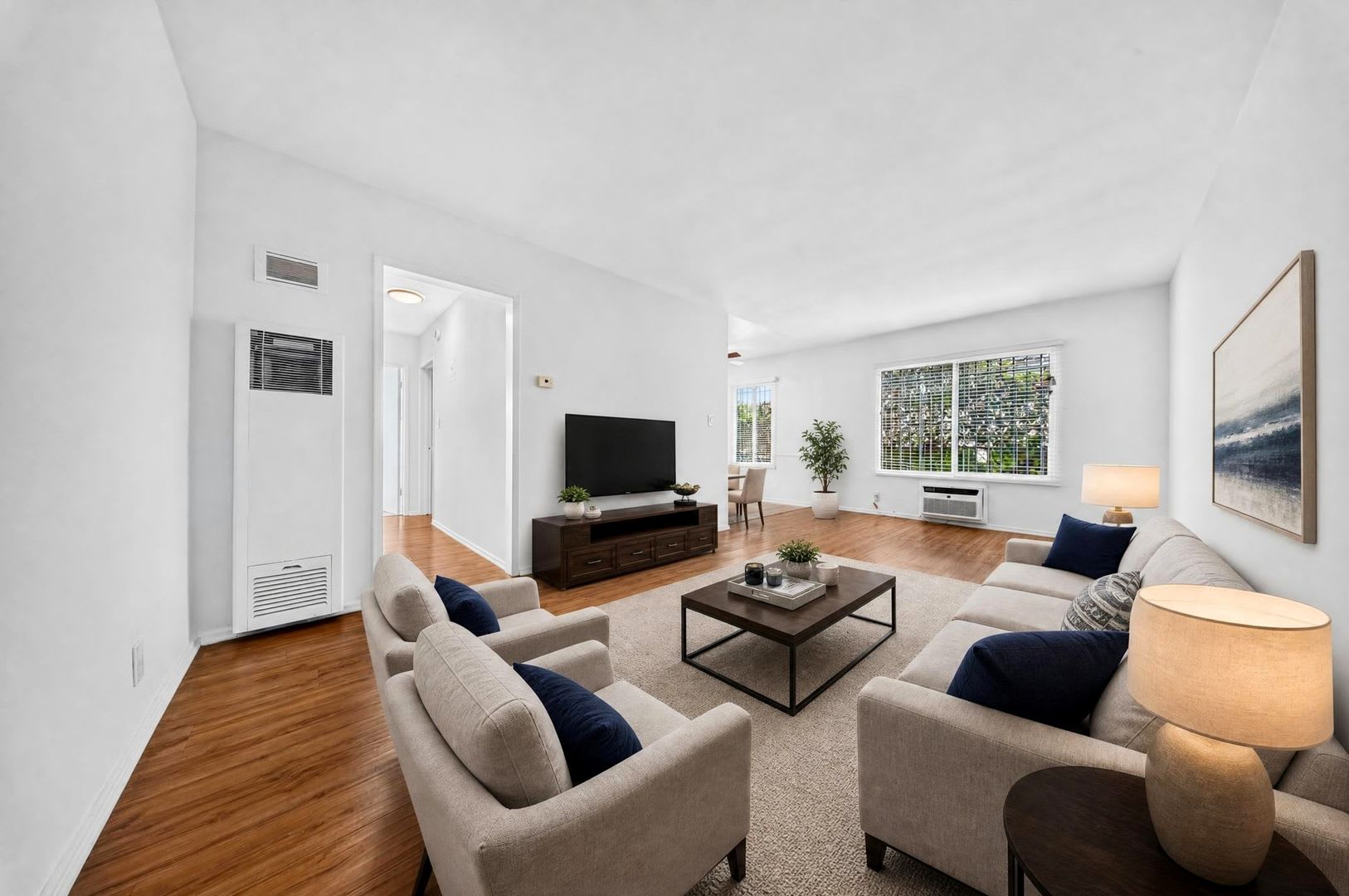334 S. Hobart Blvd. – photo 2