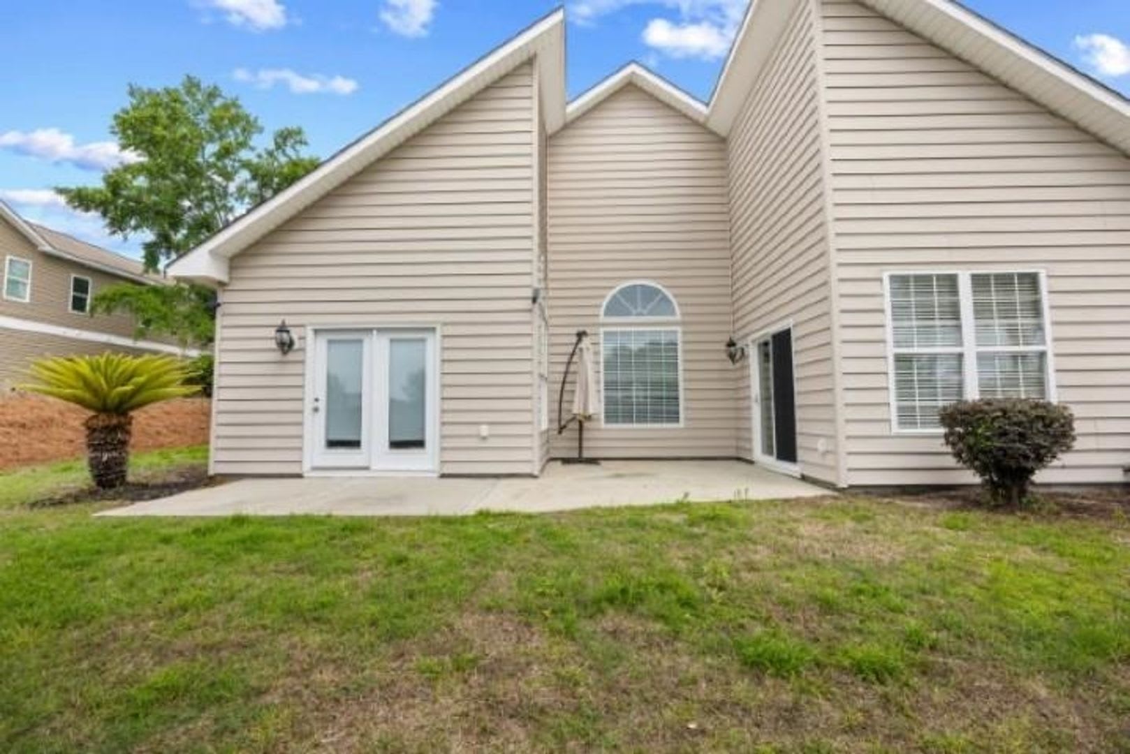 Surfside Beach Club Home!! Available Immediately! – photo 3