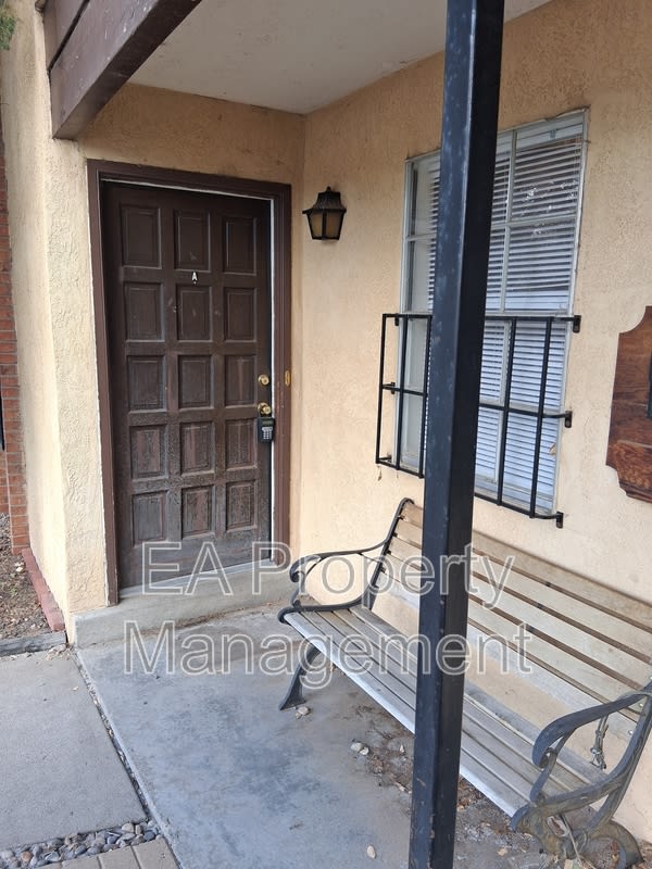 12200 Candelaria Rd NE – photo 3