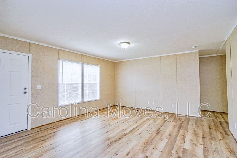 210 Frontier Drive – photo 2