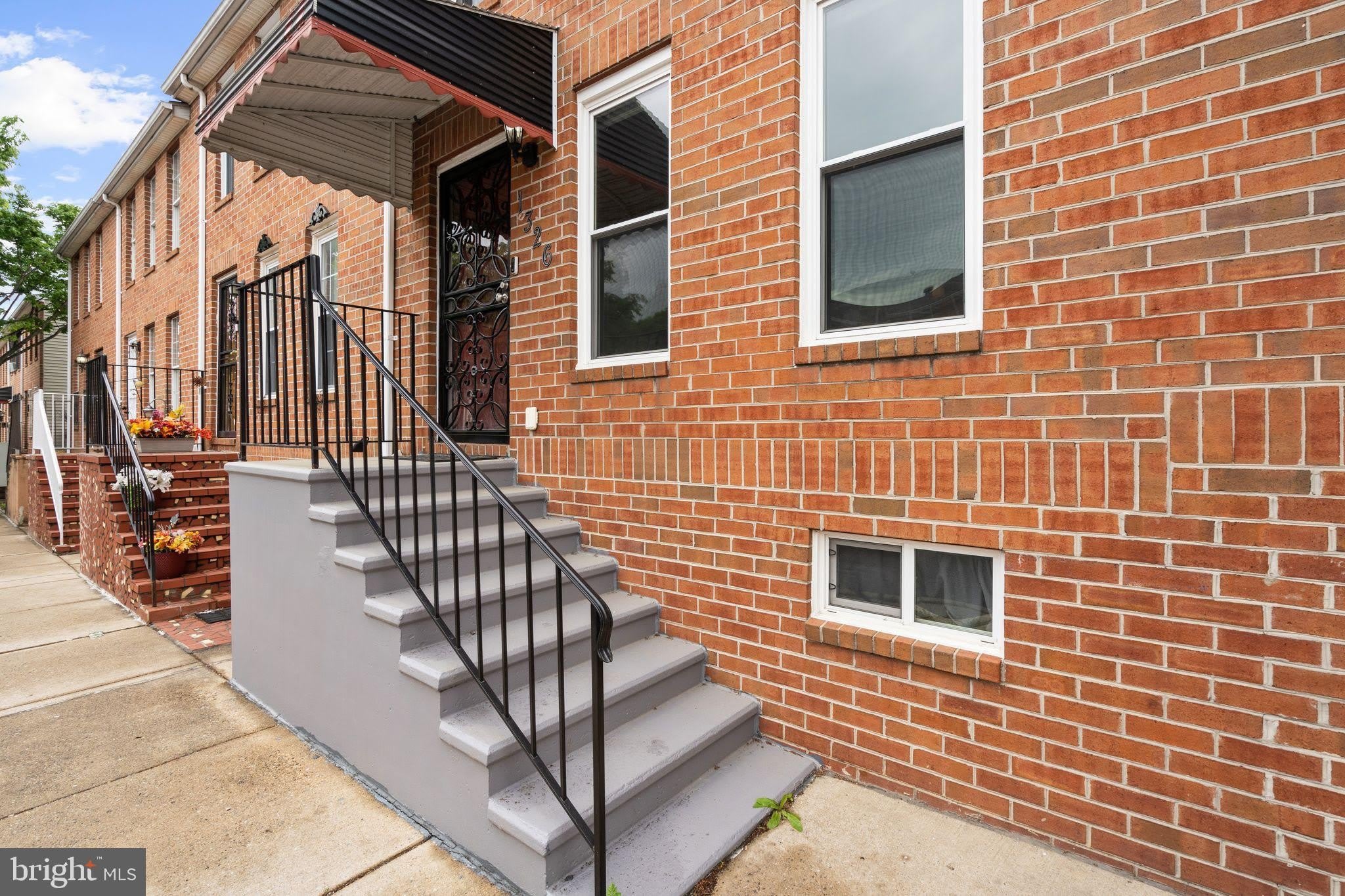 1326 N STOCKTON Street – photo 2