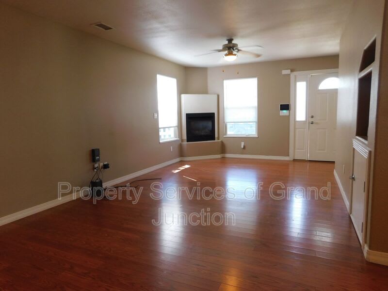 1183 Inverness Way – photo 4