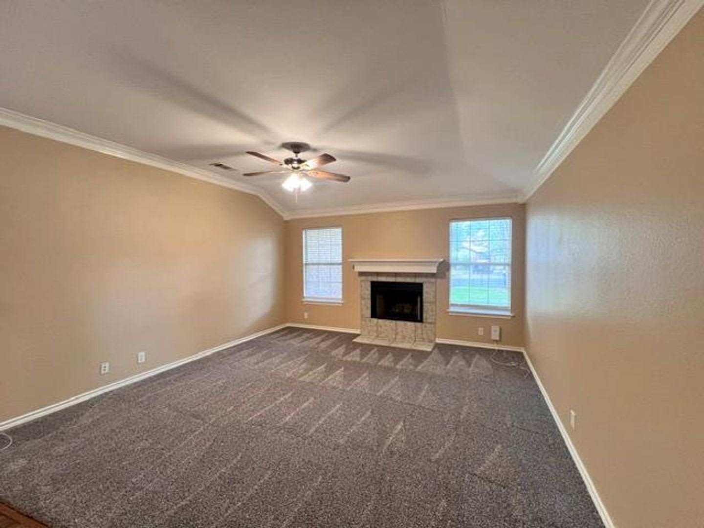 Beautiful 3 Bedroom Treed Lot Round Rock Schools Remodeled Refrigerator – photo 2
