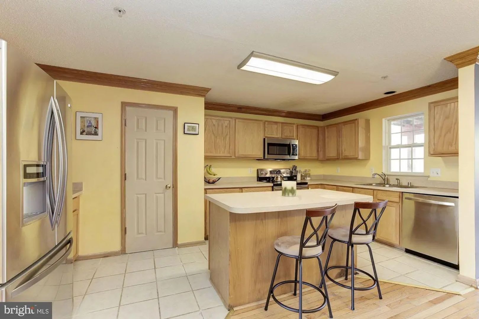 Spacious Townhome with Modern Amenities and Relaxing Outdoor Space near Fort Meade – photo 4