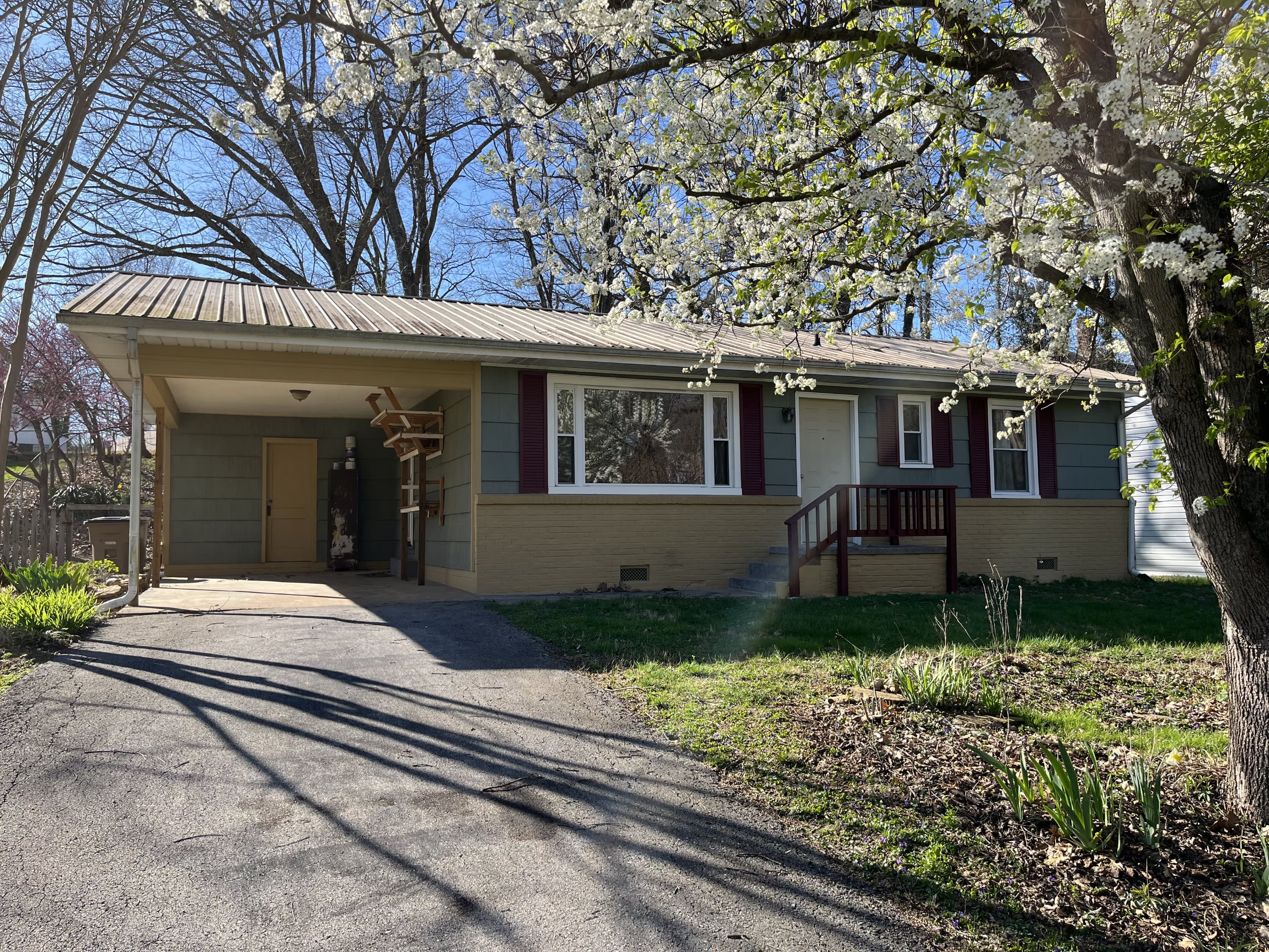 2911 Davis Street Southeast – photo 1