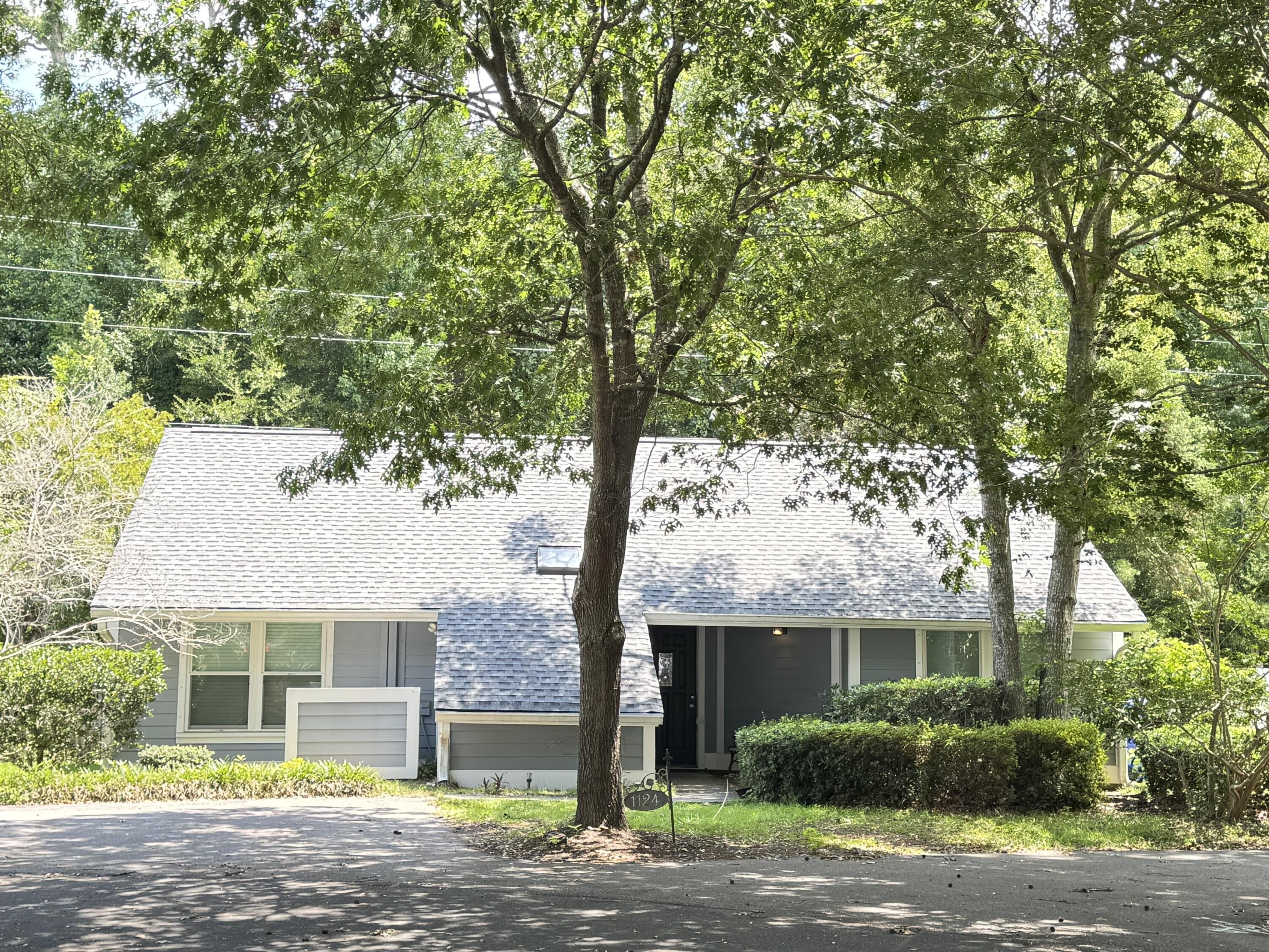 1124 Honeysuckle Court – photo 1
