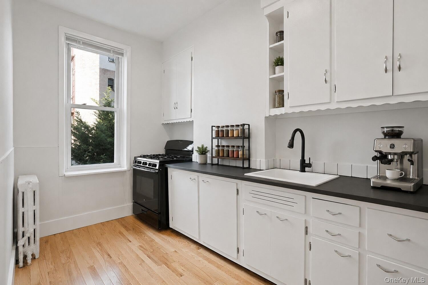 60-51 PUTNAM Avenue – photo 5
