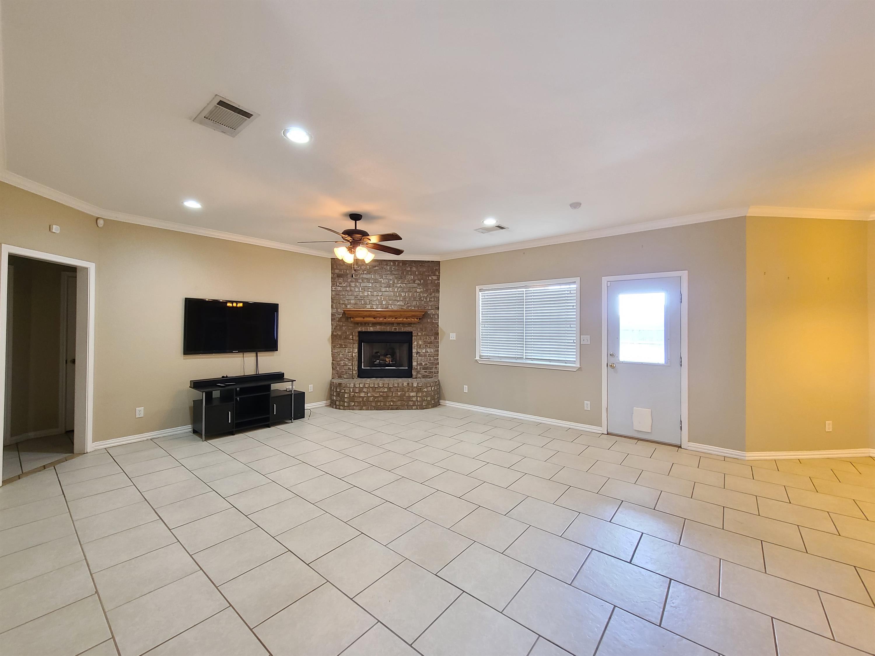 4631 Bowie Drive – photo 2