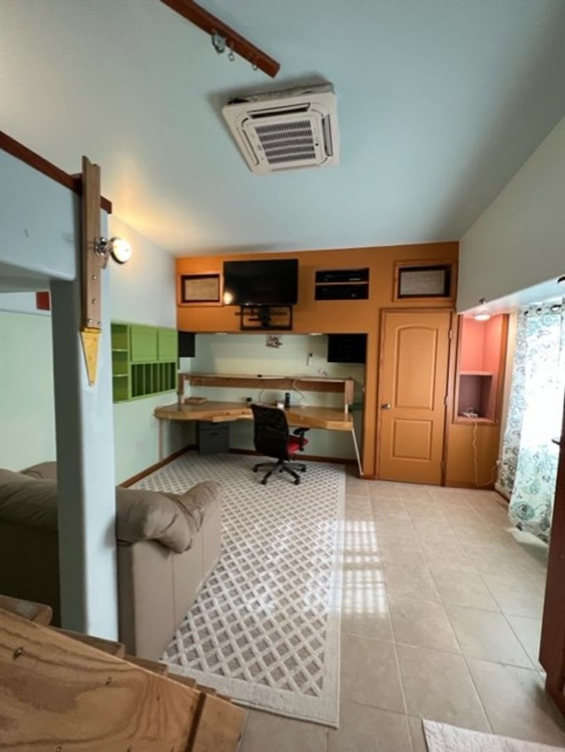 Furnished Efficency with Utilities Ready Now – photo 3
