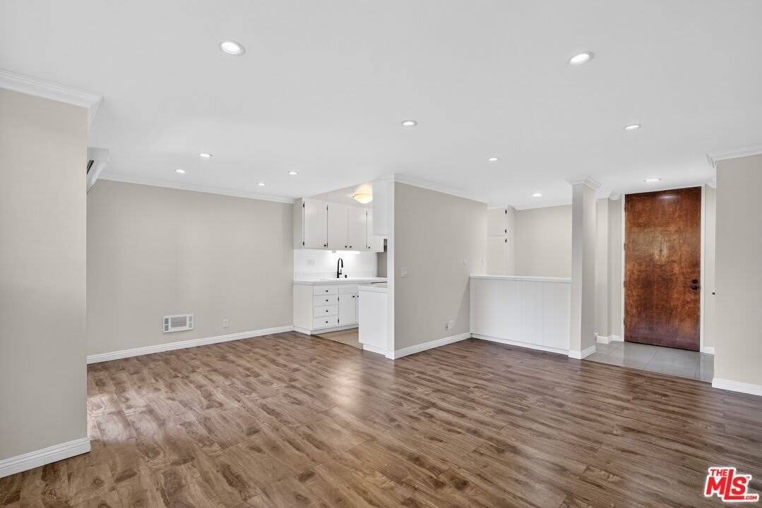 5900 Canterbury Dr – photo 3