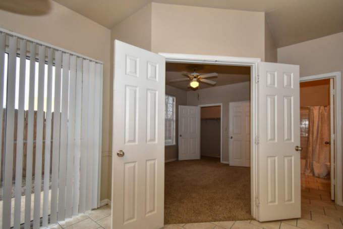 4611 E Houston St 710 – photo 5