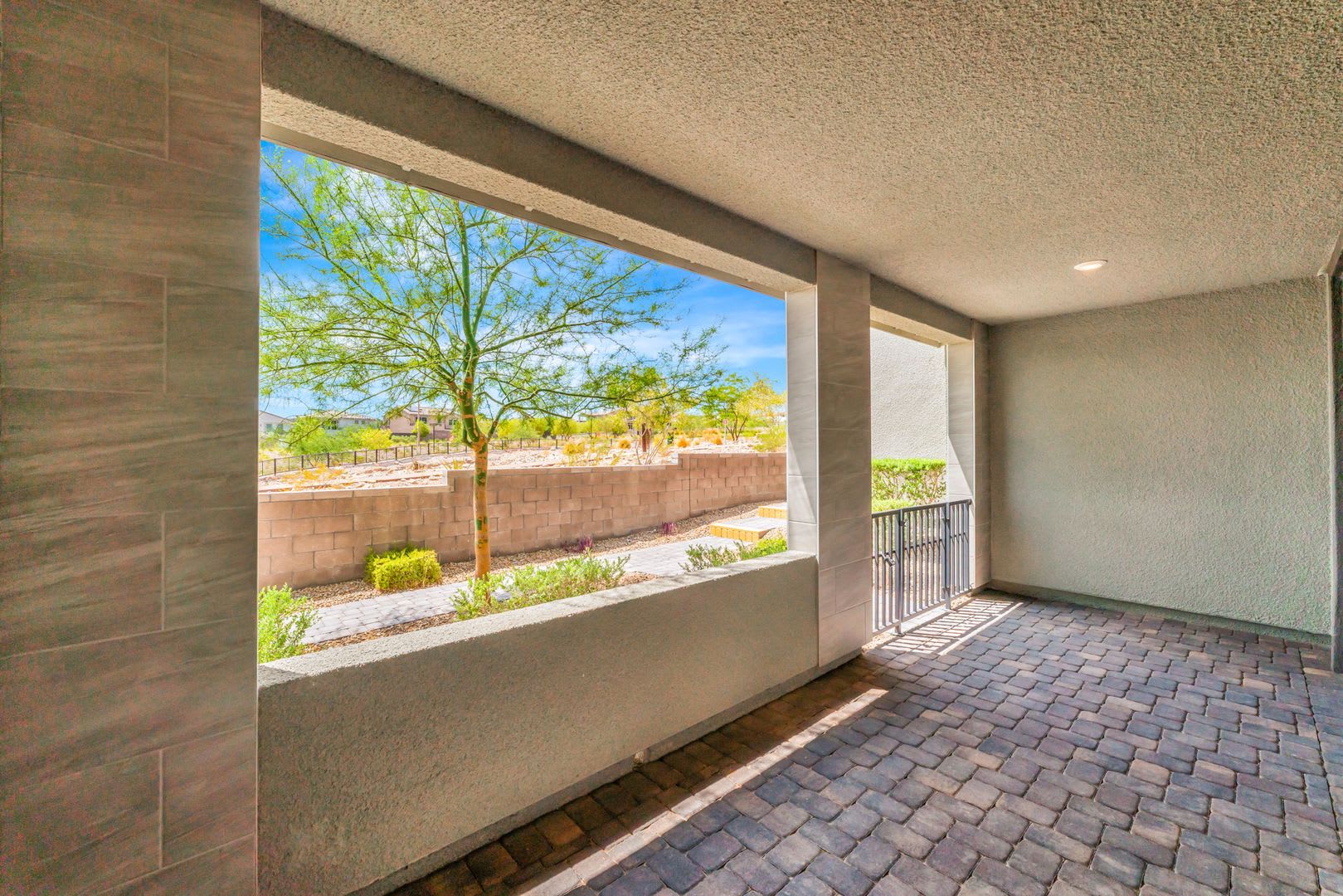 Modern Summerlin West Townhome With Contemporary Finishes – photo 5
