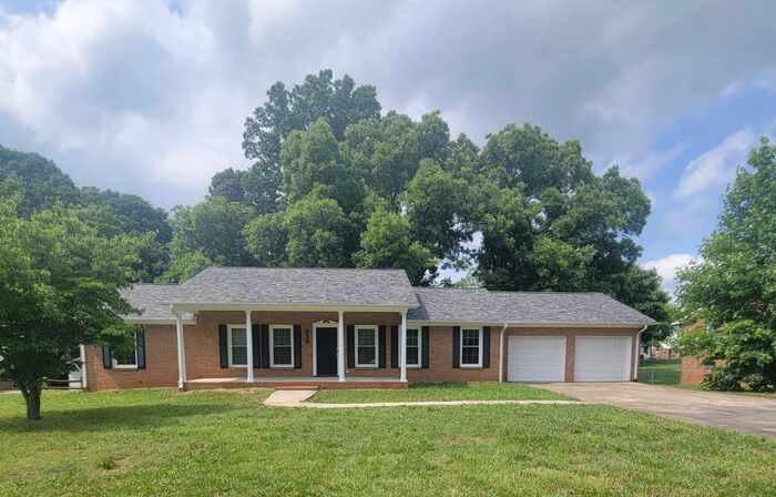 216 Maxwell Drive – photo 1