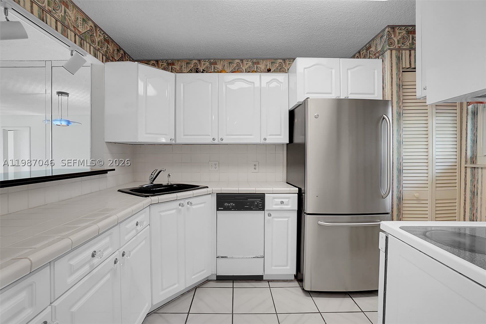 5431 NE 25th Ave – photo 3