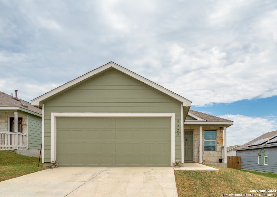 5223 HORNBECK HTS – photo 1