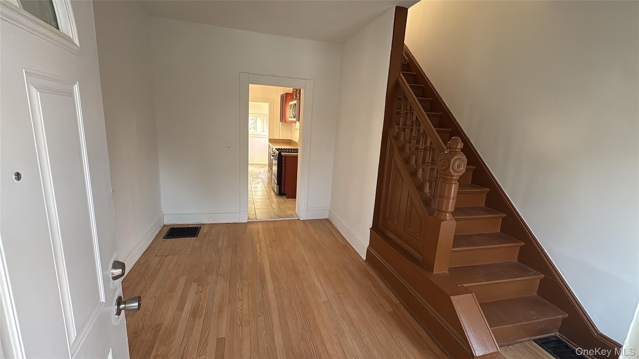 20 Benton Avenue – photo 2