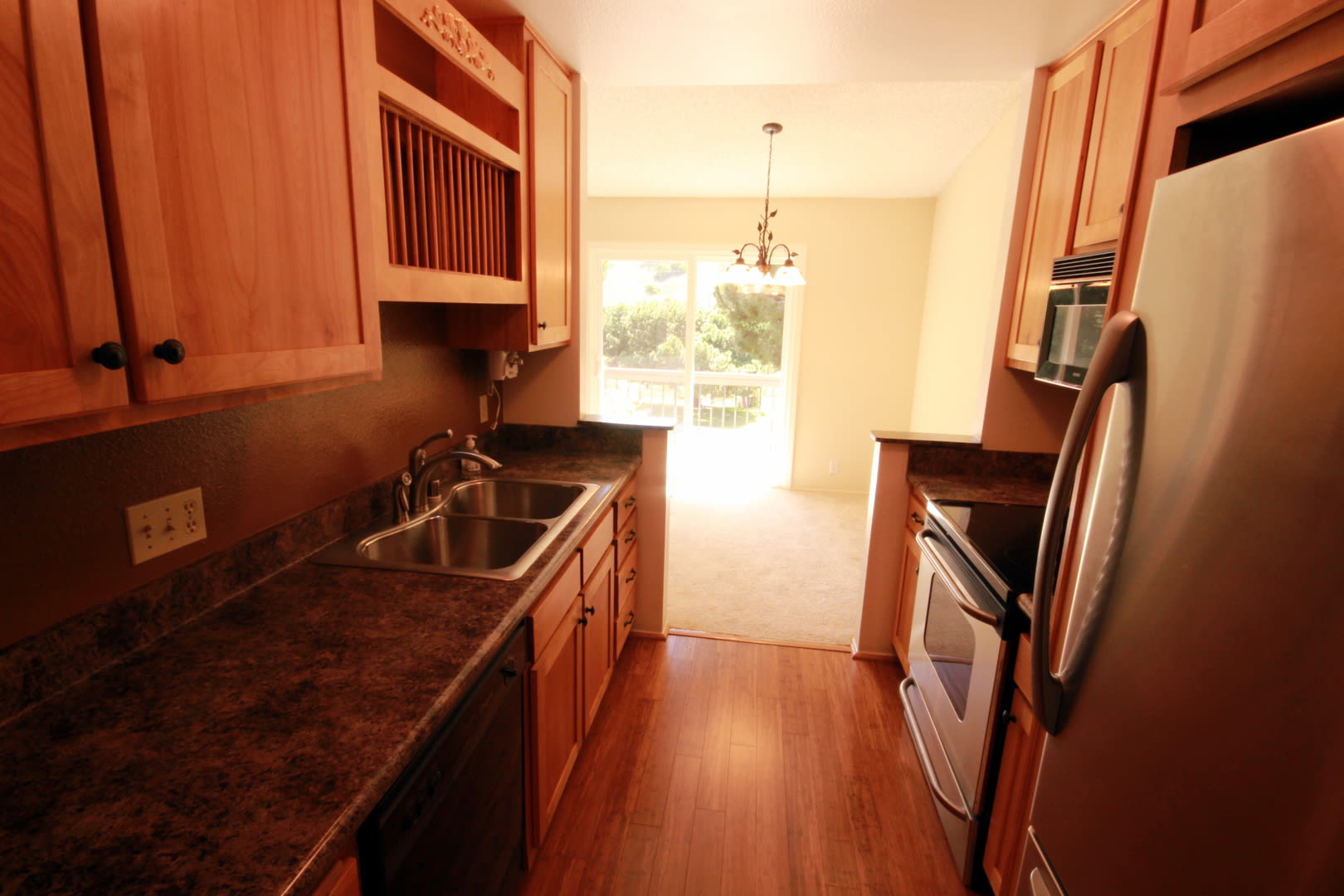 Updated 2 Bedroom Condo in UTC La Jolla Colony – photo 5