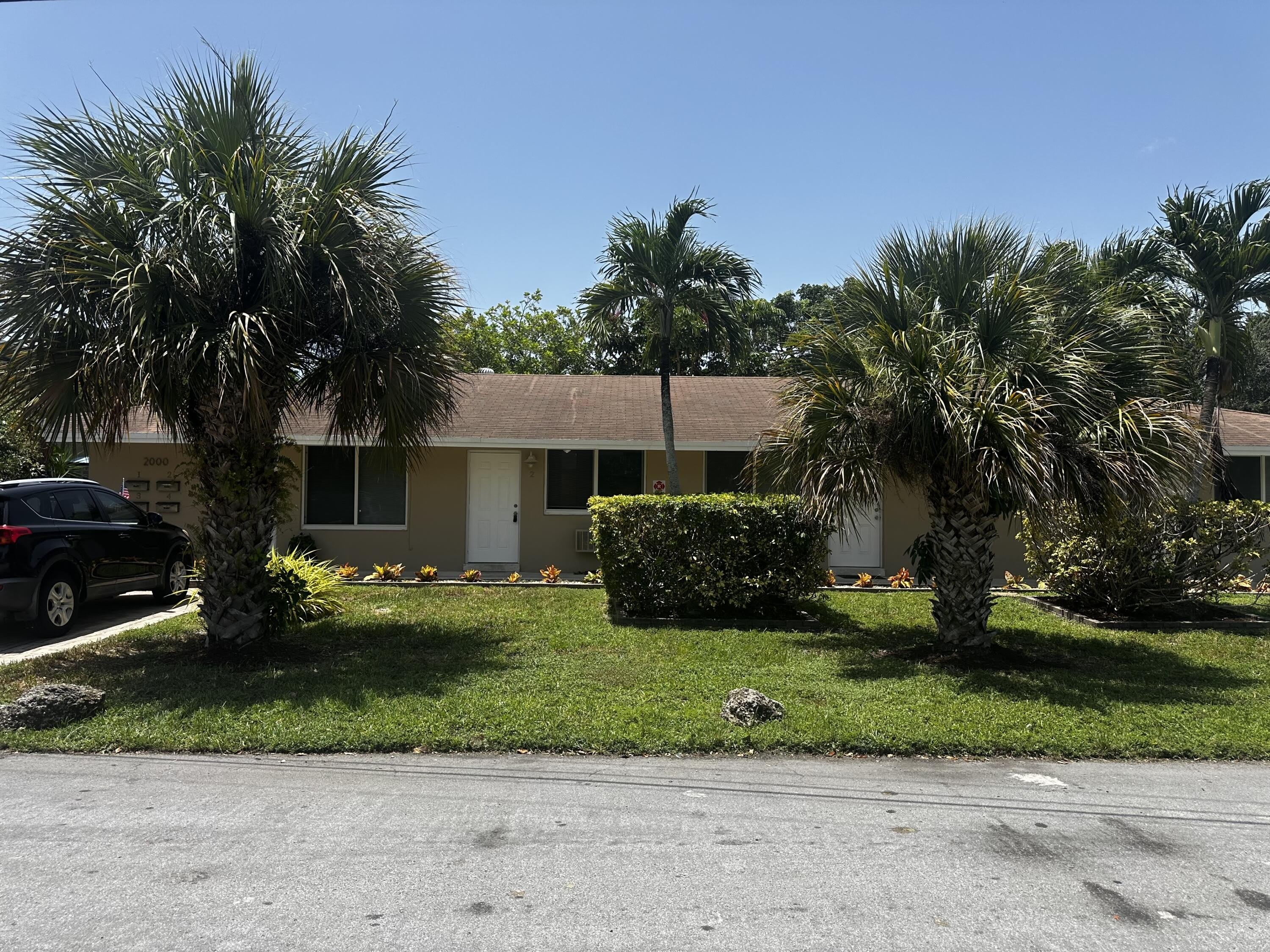 2000 NE 17TH Street – photo 2