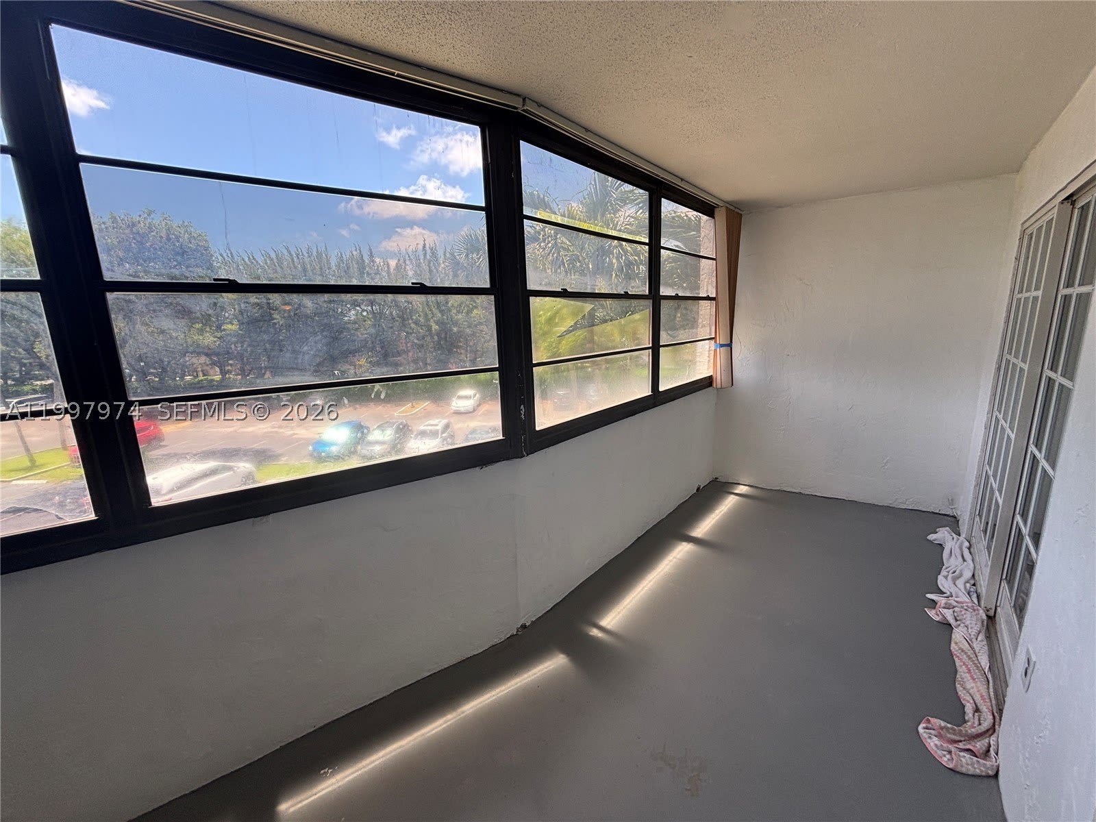 10854 N KENDALL DR – photo 5