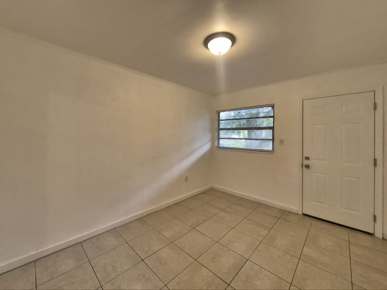 1726 W Chestnut St Apt B – photo 4