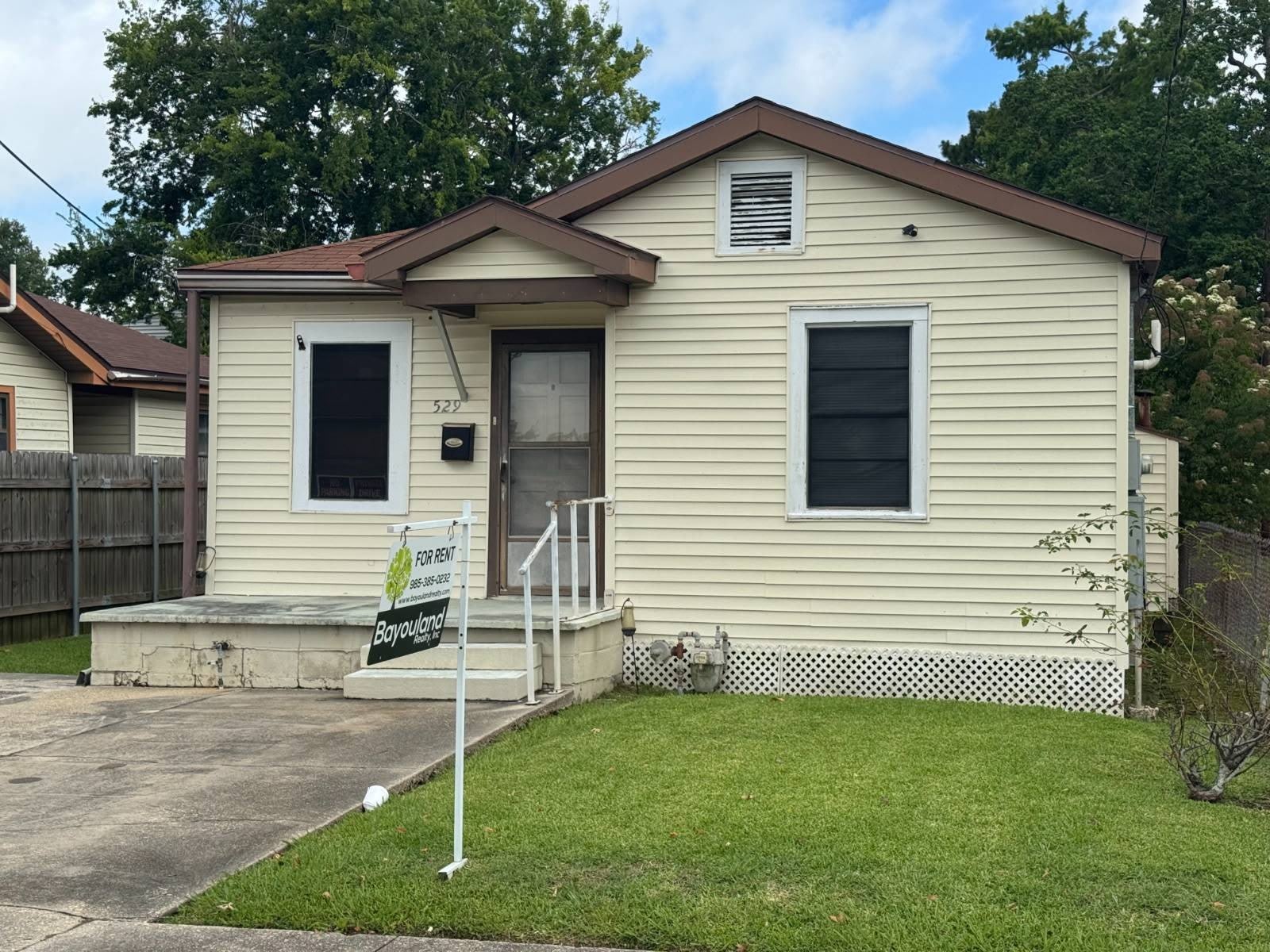 529 Terrebonne St. – photo 2